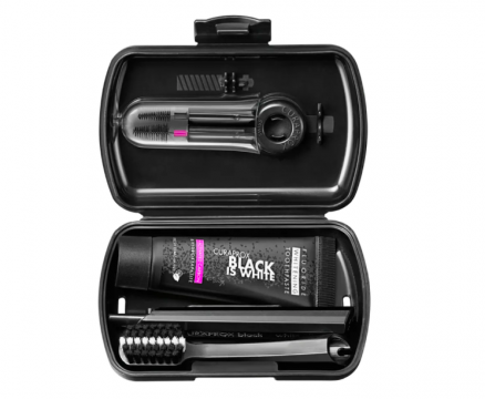 CURAPROX -  BLACK IS WHITE - Kit de Voyage Dentifrice Blanchissant 10ml + Brosse &agrave; Dents Compacte Ultra-Souple + Brossette Interdentaire 2 Unit&eacute;s